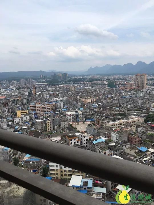 ▼【出售】出售富盛广场3房2厅1卫毛坯房,电梯中高楼层,95平方米,向南