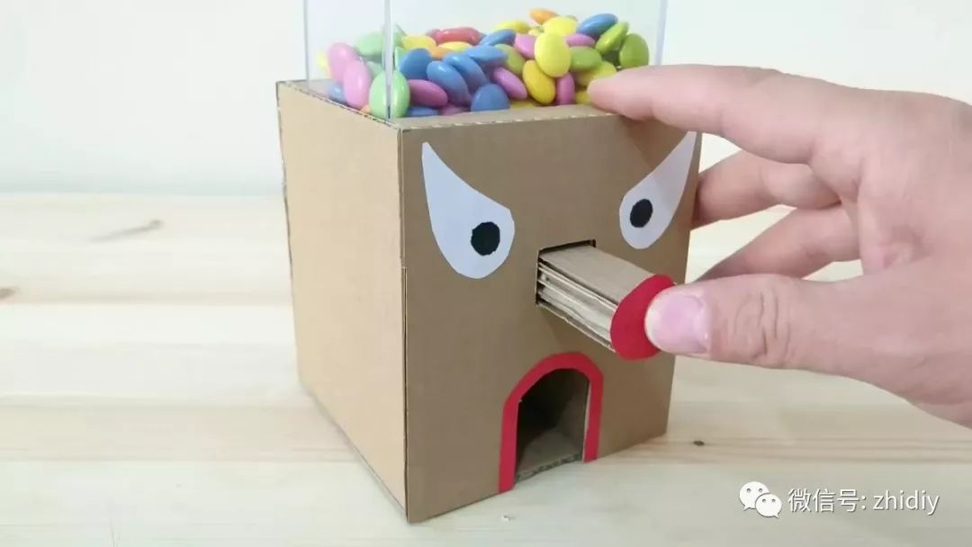 具体步骤做到这一个步骤的时候,小编特别要提醒大家这是这个手工当中