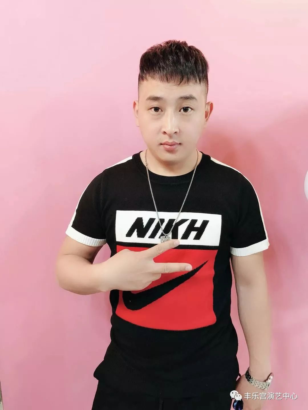 飞仔震撼心灵的表演他们是全国各大卫视特邀嘉宾金峰特技国家一级演员