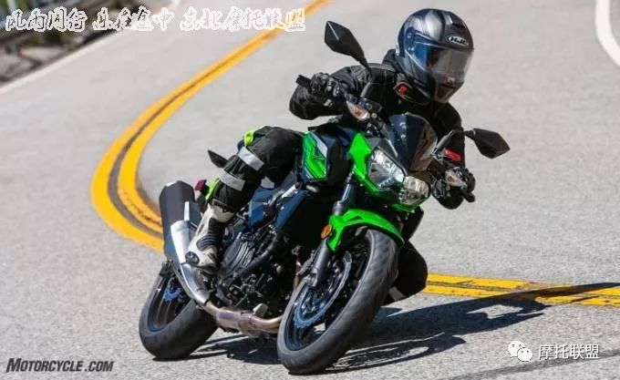 400cc级别小钢炮对决ktmduke390与川崎z400谁更强