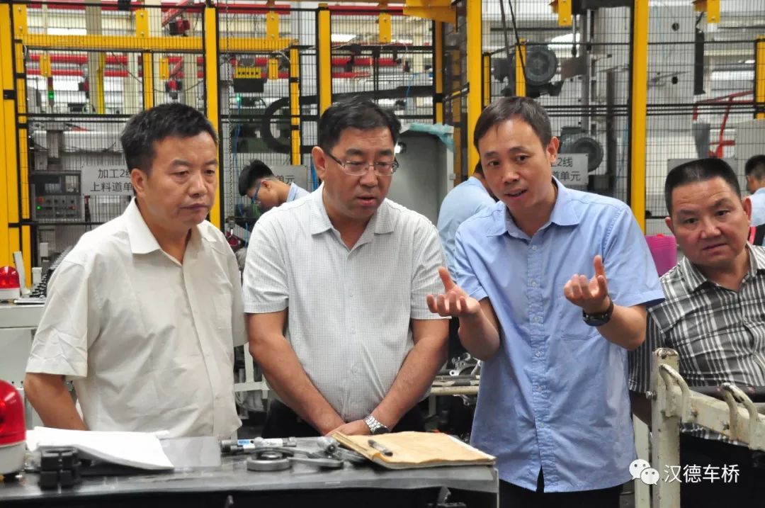 主任一行recommend文字:王宏刚摄影:李国庆编辑:曾英杰审核:薛智伟