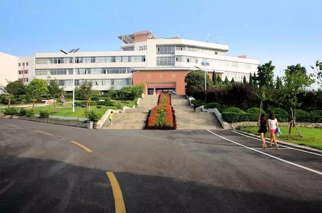 安徽省淮北市东山路100号(相山校区),淮北市沱河东路(滨湖校区)录取