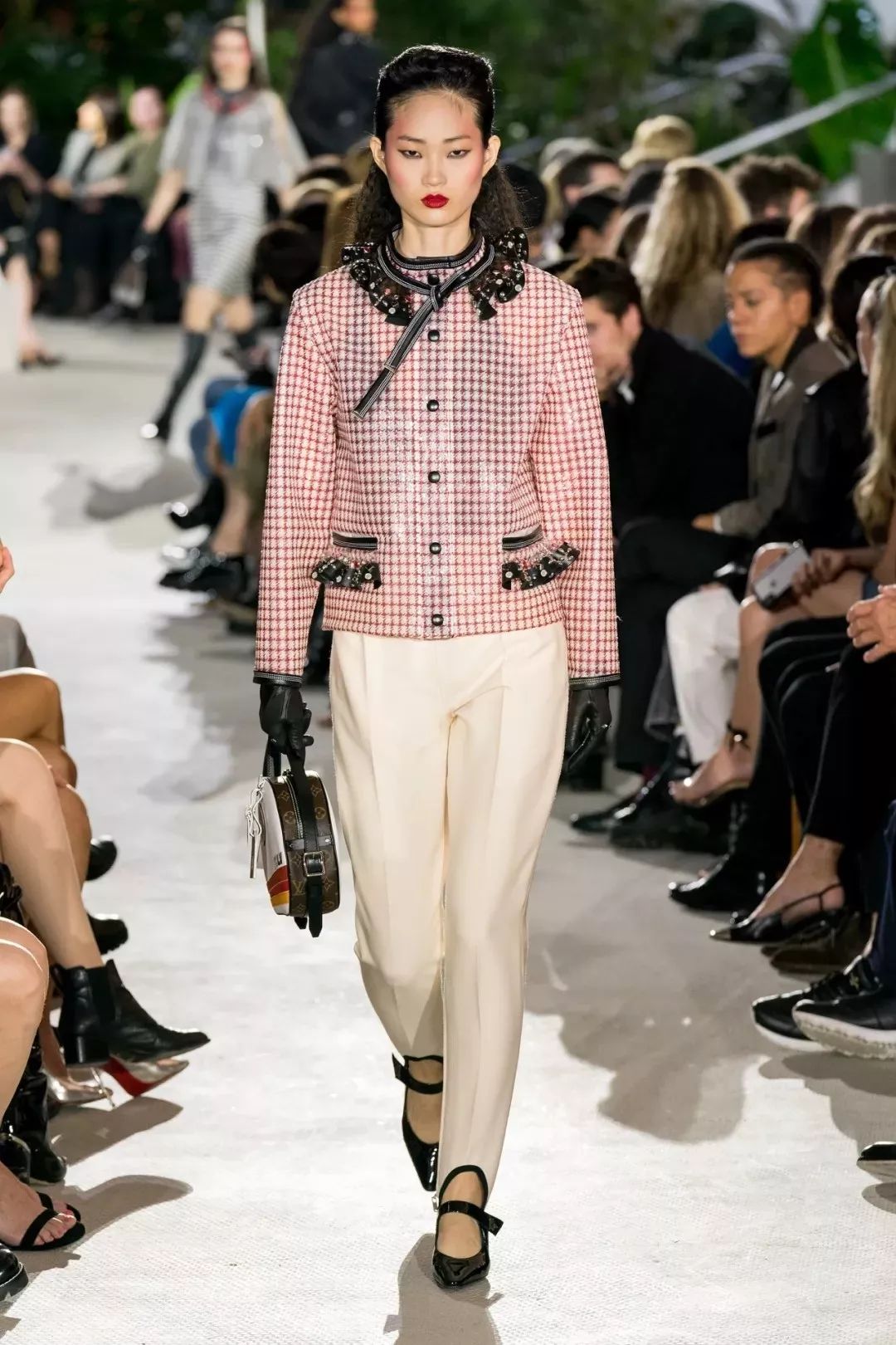 新申看秀场louisvuitton2020早春女装