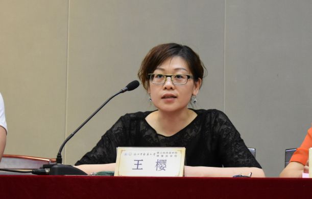 学院党委王樱副书记,马睿杰副院长,教学部负责人孙晶老师,学办全体