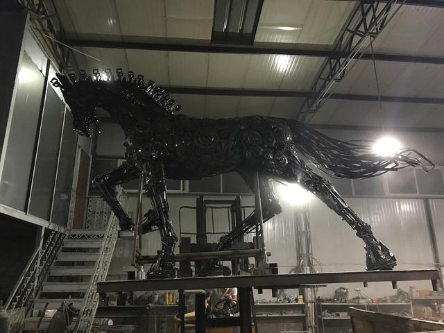 机械装置雕塑---机械马