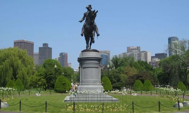 很多人说,自由之路(freedom trail)是认识波士顿的最好起点,所以,同学