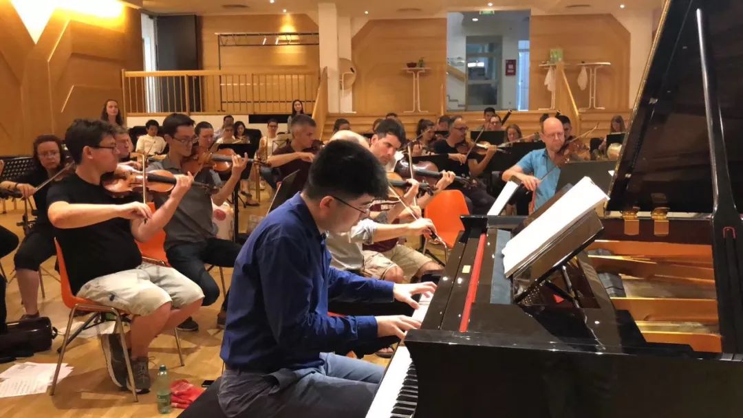 德国汉诺威音乐学院李明阳拉赫玛尼诺夫第二钢琴协奏曲排练现场美国