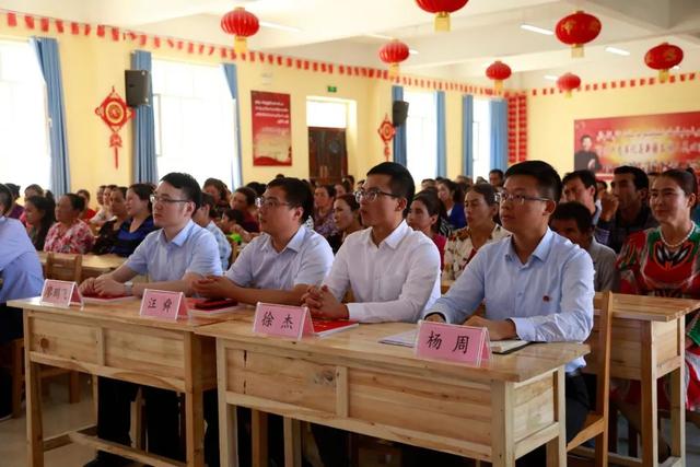 团市委市青联赴乌什县开展青力扶贫联创梦想青联委员走基层服务活动