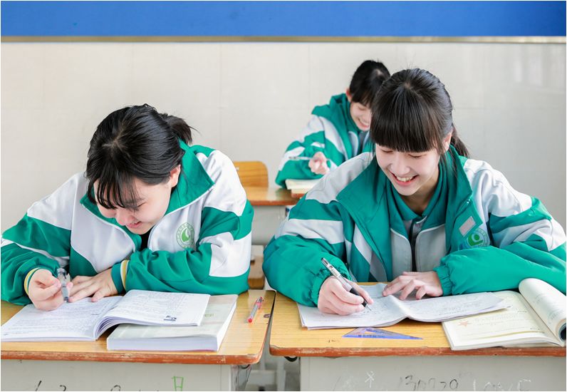 七年级新生报到广州市绿翠现代实验学校2019年新生及家长须知