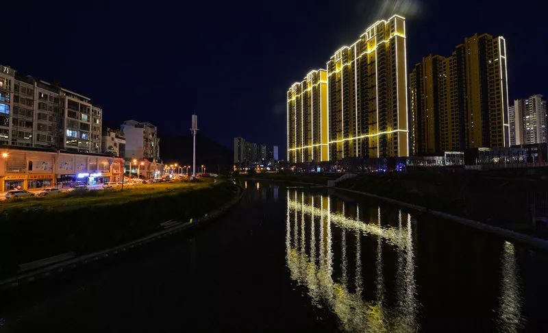 佳翔·府河新城一期已实现顺利交房,二期即将于7月17日开盘,现在火热