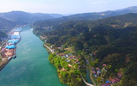 錦屏縣三江鎮清水江沿岸.