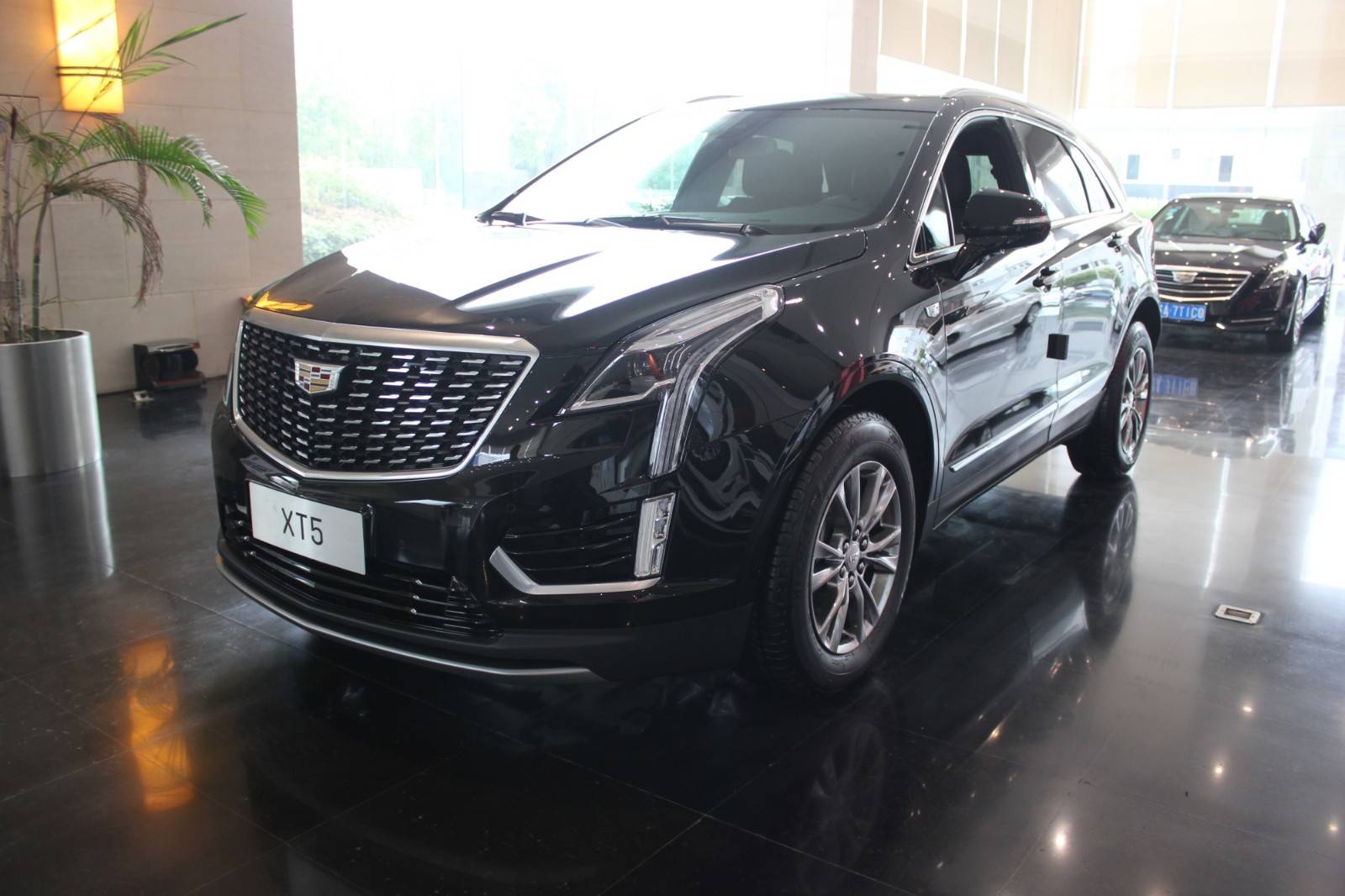 全新凯迪拉克xt5到店实拍