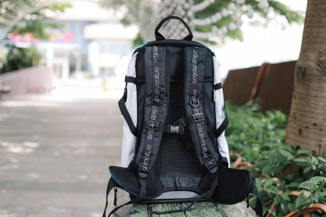 airflow背包轻便防水负重舒适的飞机包一次性满足多个愿望