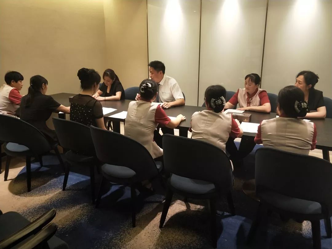 培训是为了更好地服务新都大酒店6月份培训记录