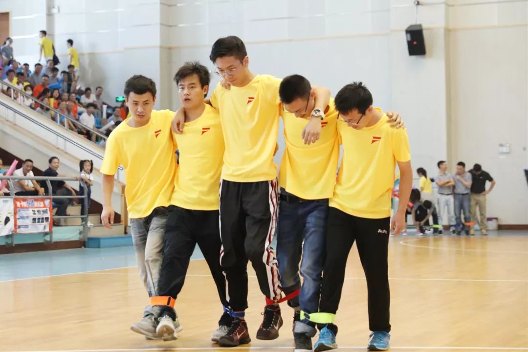 分设上海队,欧系队,日系队和总模高队,每队5人;2.