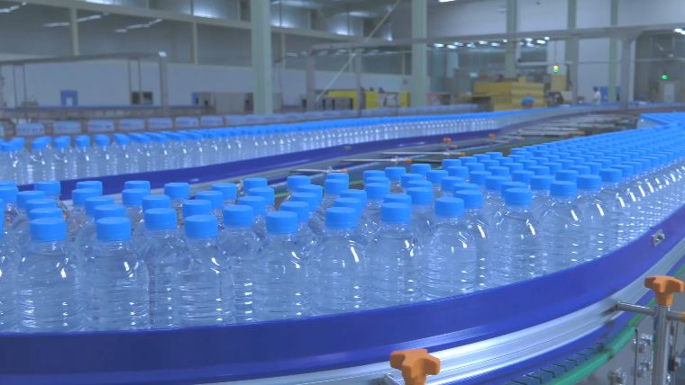 带你走进金沙河纯净水生产现场