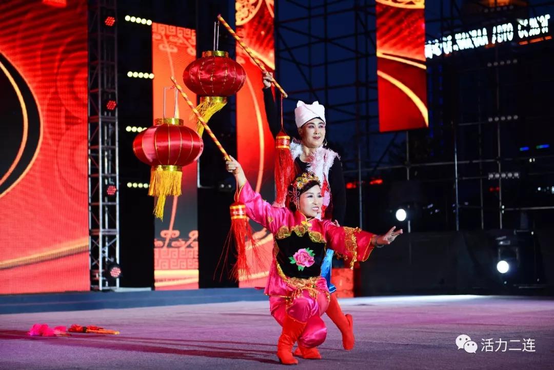 茶叶之路国际文化旅游节呼和社区二人台专场晚会点燃观众乡愁情怀