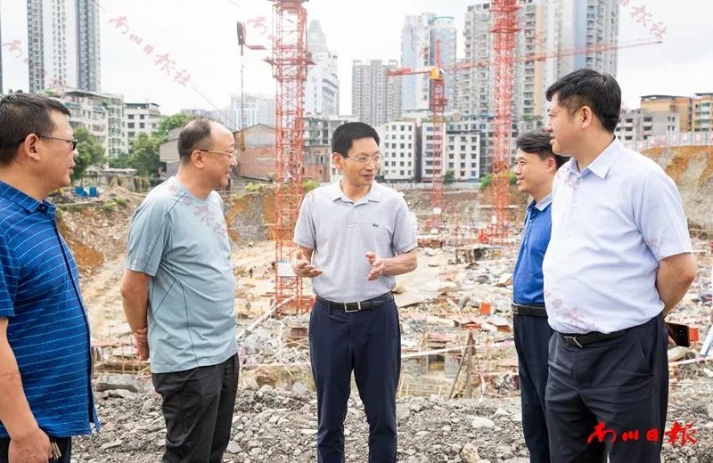 张兴益调研全区重点项目建设_南川