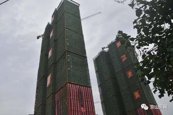 京龙公馆一期全面封顶理想家园为您盛开