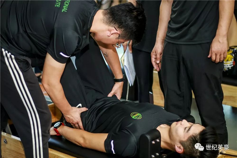 世纪英豪健身学院全国第一期私教培训班火热开课