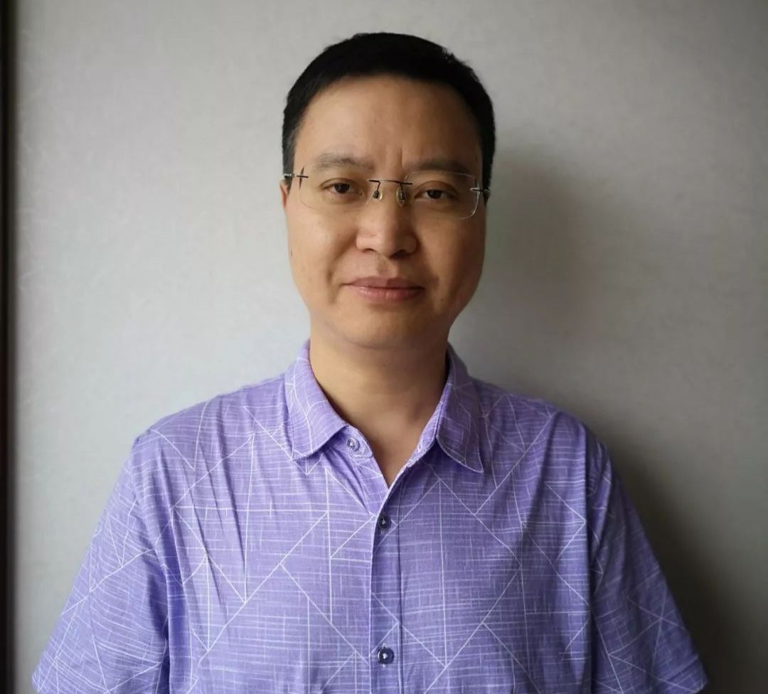 智慧税务共享平台 / 大数据平台建设 / 人工智能会员简介1994-1998