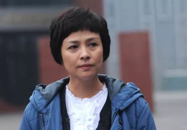 他们在《永不瞑目》很般配,20年过去了再次同框,看着却像母子_苏瑾