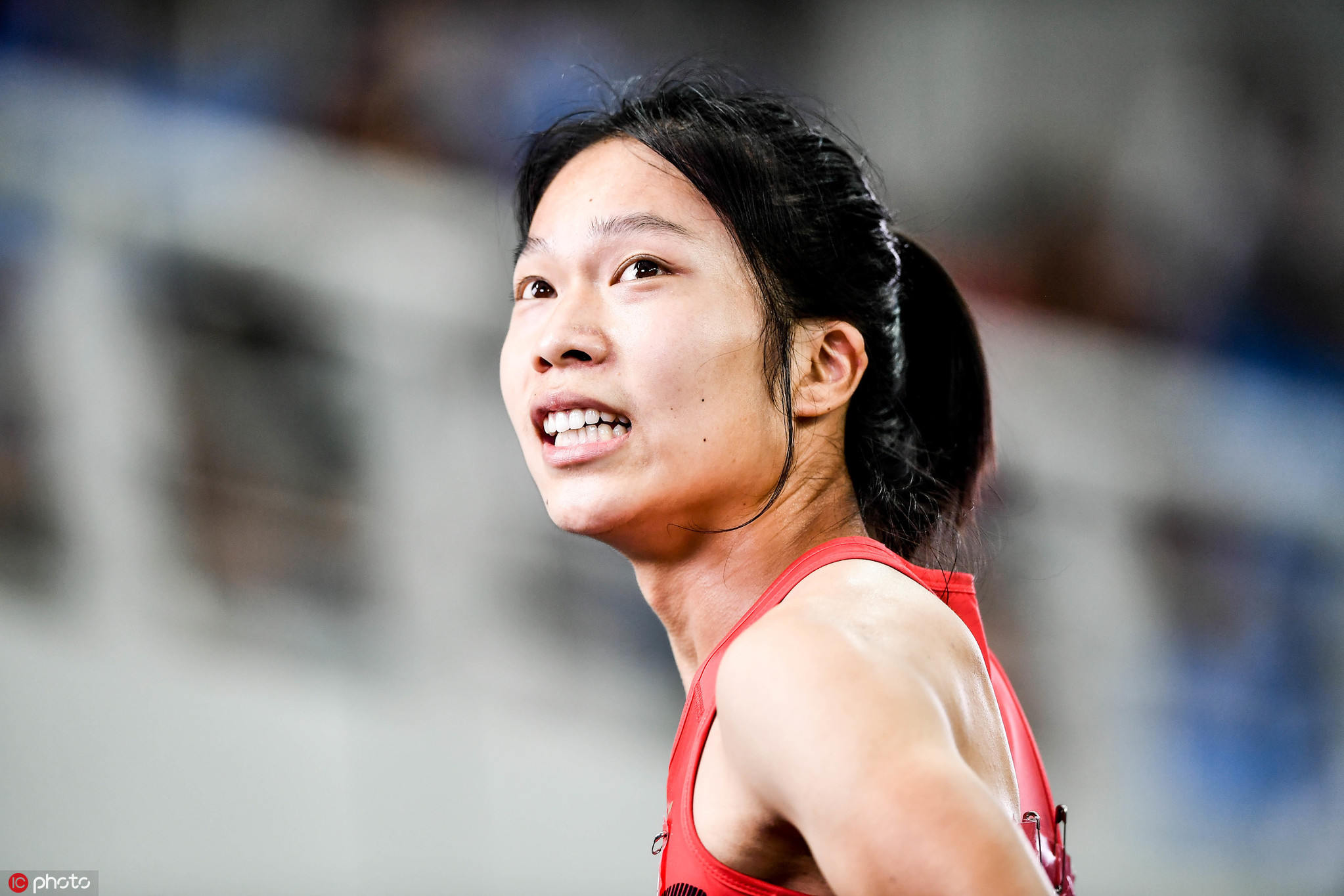 河南队张曼夺冠全国田径锦标赛200米腹肌太帅了