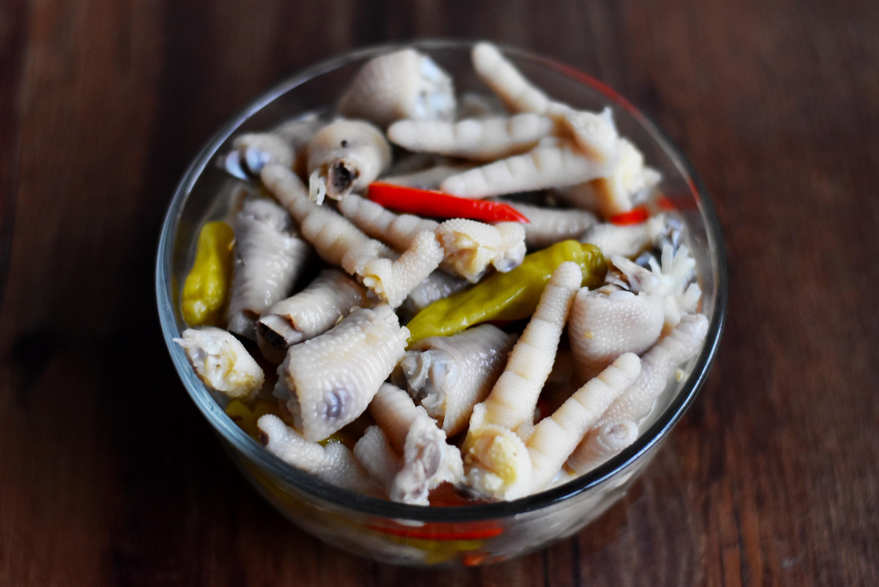 教你自制泡椒凤爪,做法简单,鸡爪q弹入味,学会了做10斤不够吃