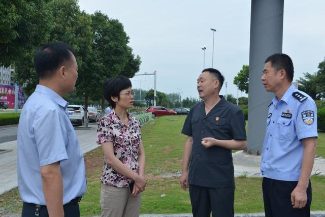 7月9日,县委副书记,县长杨文萍到来安县人民法院调研指导扫黑除恶专项