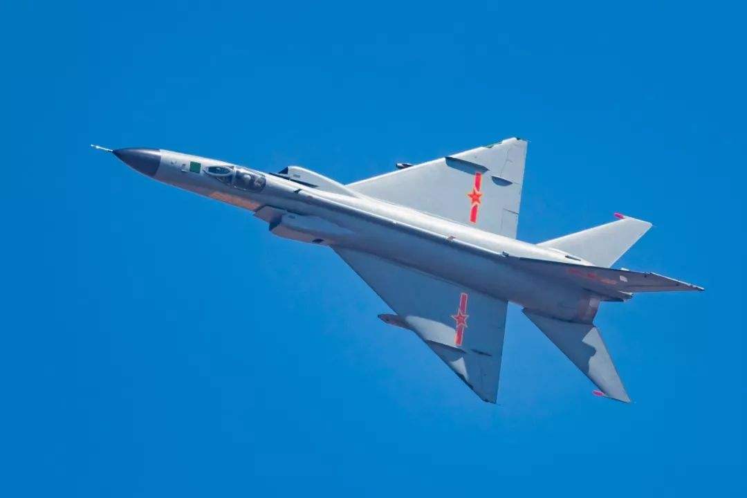 虽然刚诞生就已过时,但其意义仍旧不亚于歼20,不愧八爷的美誉_战机