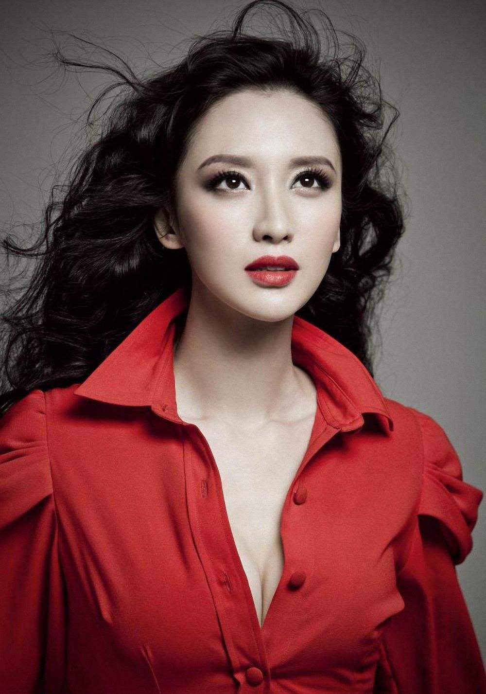 性感女神张萌,与身俱来的魅力,满满的女人味!-搜狐大视野-搜狐新闻