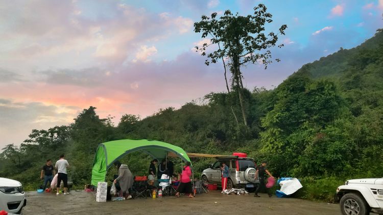 赵公山露营基地图片