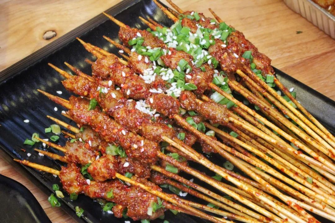 贵阳这家二十年的烤肉店每天都要串15000串!
