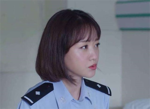 杨蓉警服图片