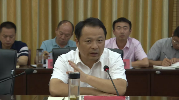 工程南门户植物景观设计会,市领导刘斌,郭茂兰,董学敏,兰国胜参加会议