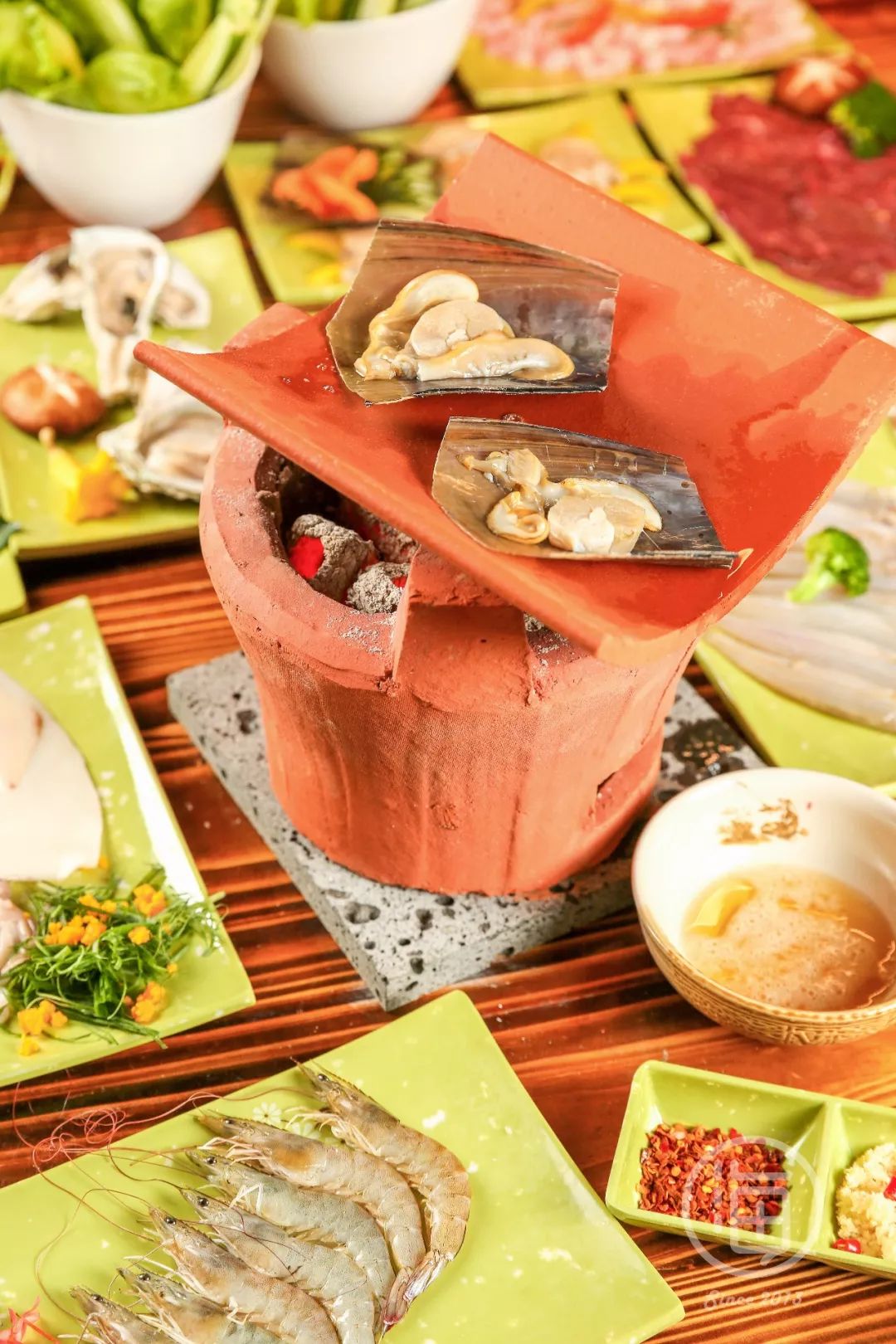 火火火了一年の越南瓦片烤肉开分店了全场5折连瓦片都是从越南运回来