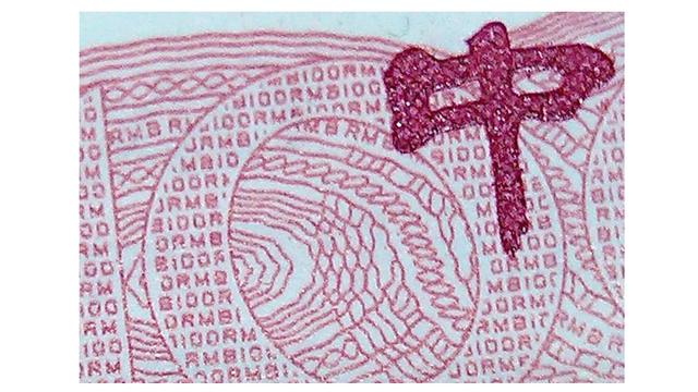 第10, 胶印缩微文字胶印微缩文字指的是100元人民币正面上方椭圆形