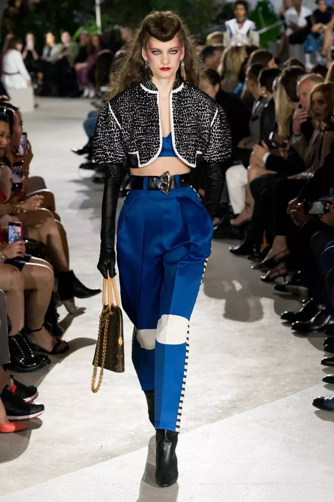 新申看秀场louisvuitton2020早春女装