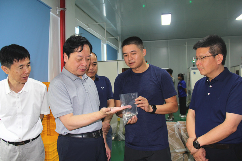 常德市政府副市长汤祚国深入园区现场办公
