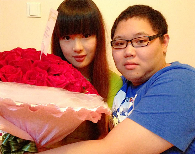 原创lol主播pdd拖欠工资沈灵敏烧烤店关门员工无奈网上曝光求助