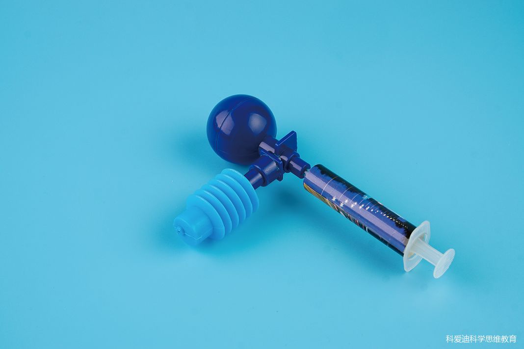 4,把唧筒和注射筒分别装入三通接头中(要压紧)3,把已装好的后轮齿轮组