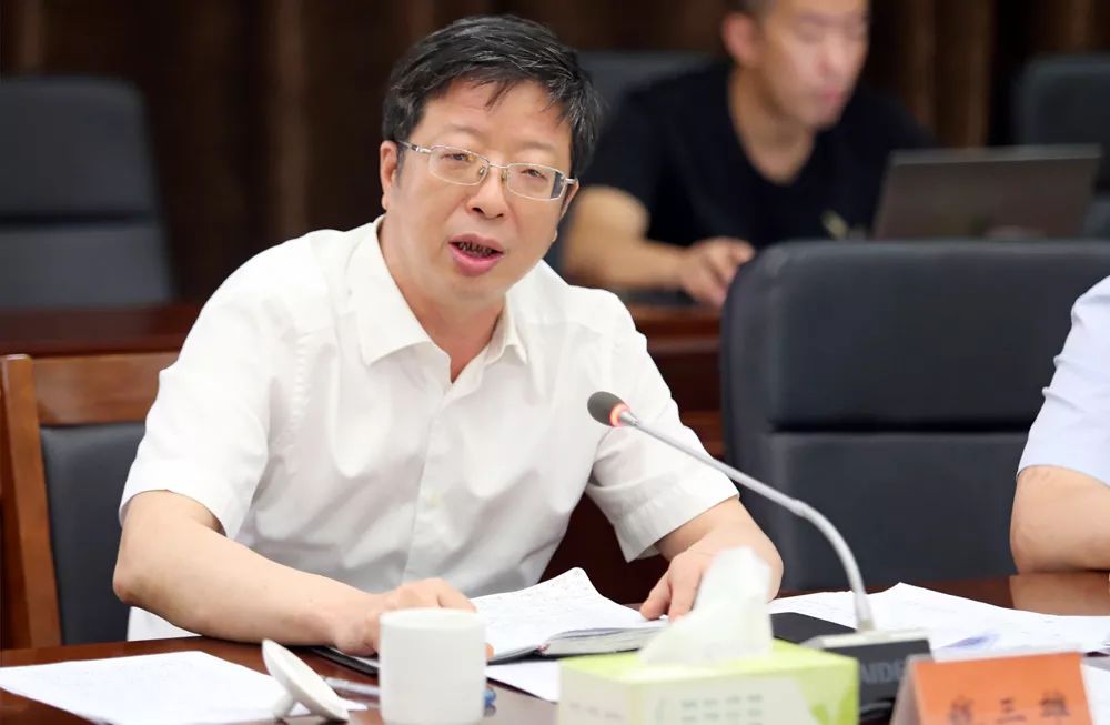 市委副书记市长钱三雄调研市大数据局