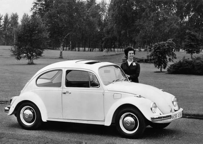 告别甲壳虫20张历史图片讲述它的传奇