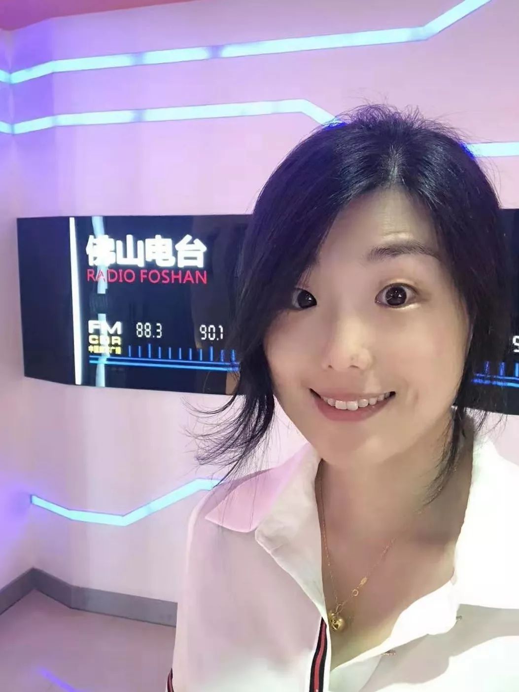 【合谷穴】一个缓解不适症状的万能穴_潘佩光