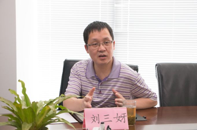 华师教育大数据应用技术国家工程实验室常务副主任刘三女牙一行到访