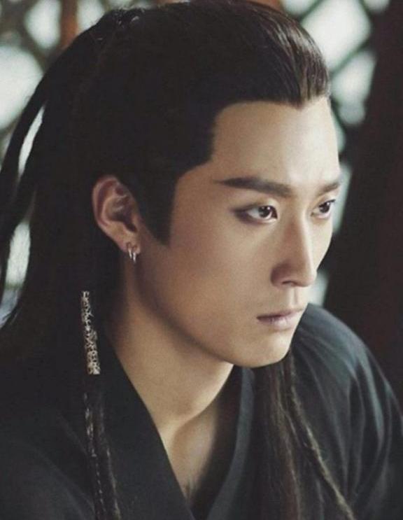 盘点明星黑化靠黑衣杨幂疯狂李沁狠辣让人心疼的还有这个男人