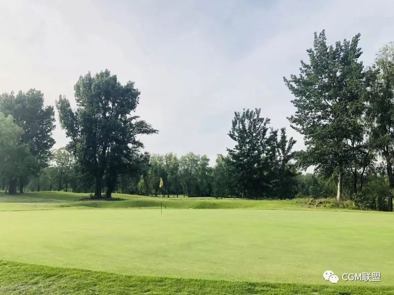 金色河畔高尔夫球场青少年优惠政策