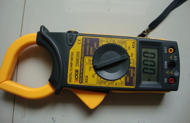 变电小课堂开课了:今日讲述数字钳形万用表操作指南_测量