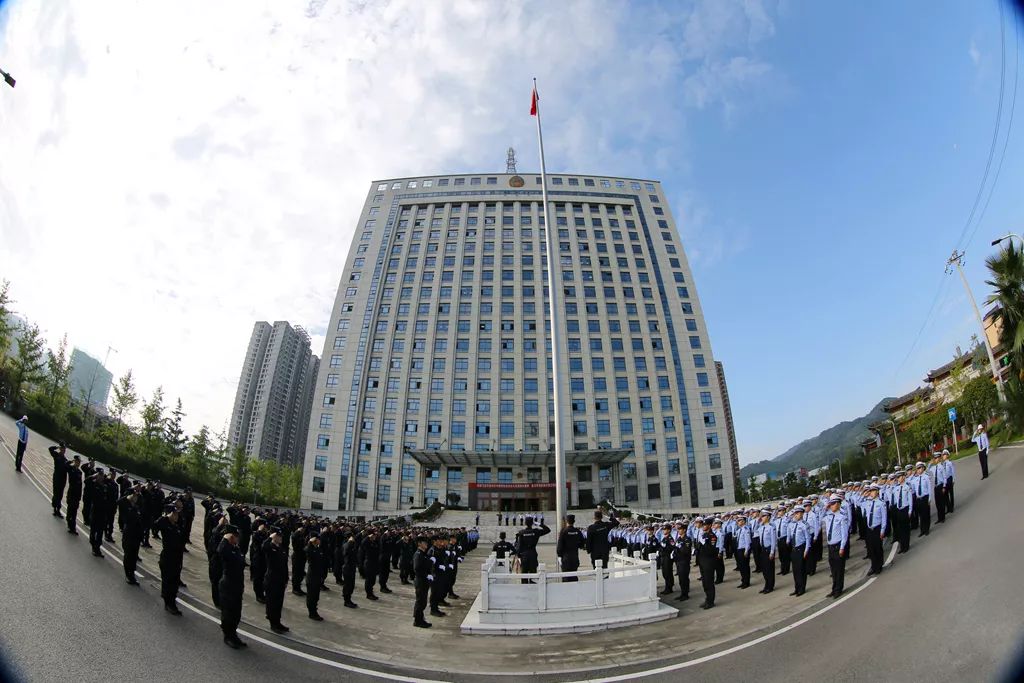 支持下,全州人民群众安全感,满意度,对公安工作满意度均获得全省第一