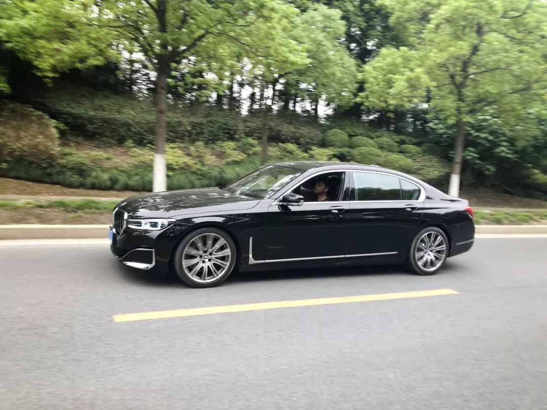 宝马790li价格(宝马790li多少钱一辆)